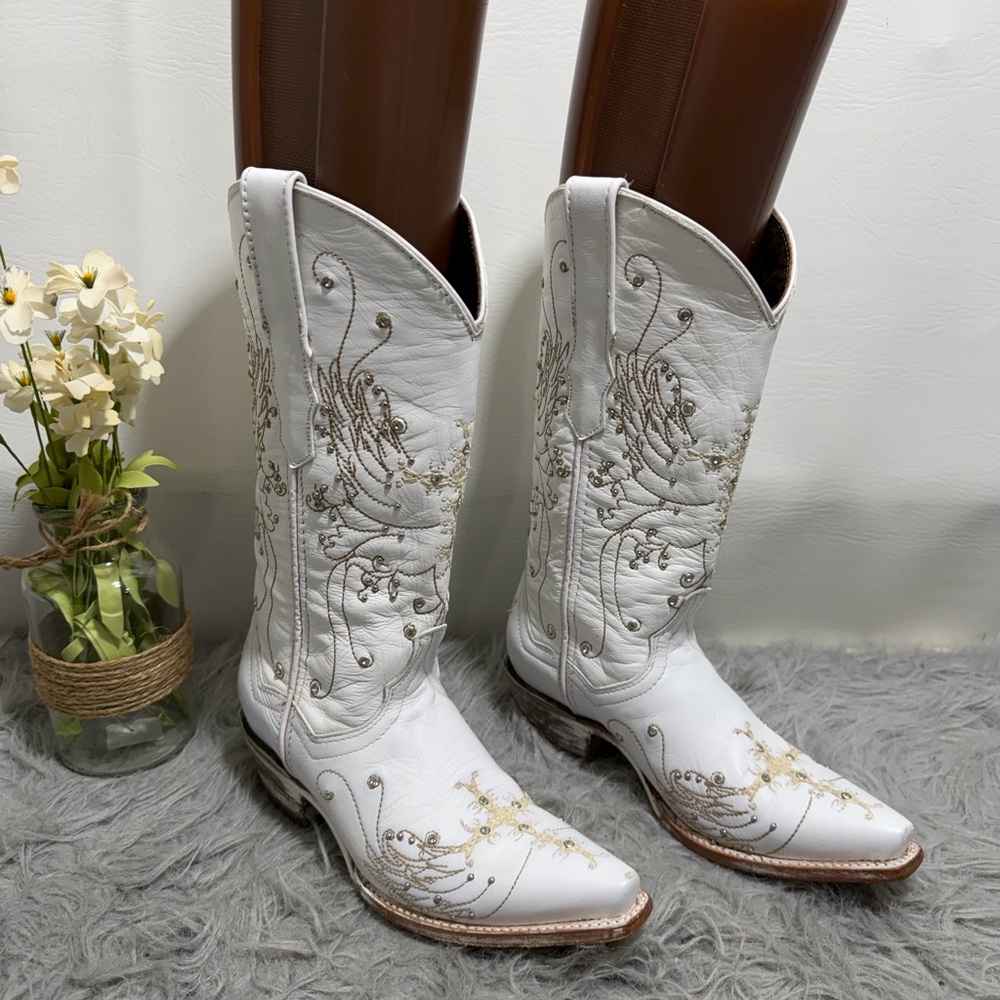Soto boots embroidered boots